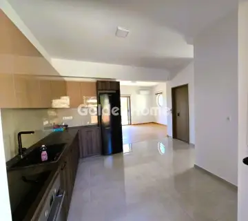 Independent Maisonette 350m<sup>2</sup> for rent photo 3