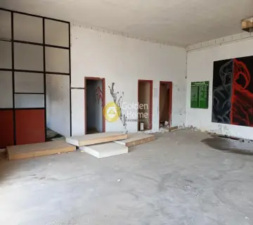 Independent Building 3000m<sup>2</sup> for rent photo 4771803