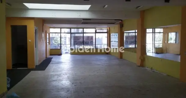店铺 153m<sup>2</sup> for rent photo 1