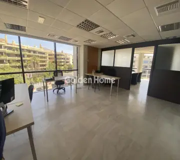 Office 80m<sup>2</sup> for rent photo 3
