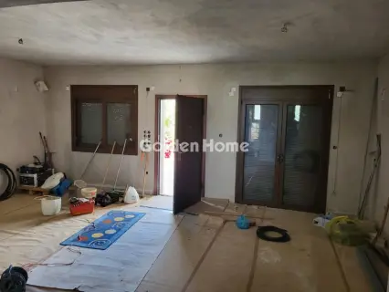 Independent Maisonette 208m<sup>2</sup> for sale photo 4814844