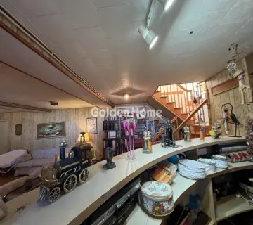 House 350m<sup>2</sup> for rent photo 21