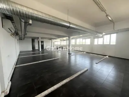 Office 321m<sup>2</sup> for rent photo 2