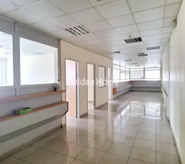 Office 2302m<sup>2</sup> for rent photo 2