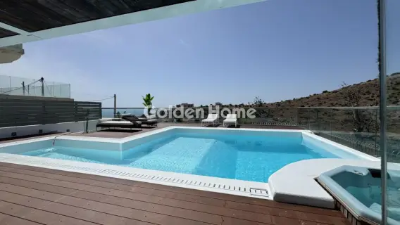 Independent Maisonette 570m<sup>2</sup> for sale photo 1