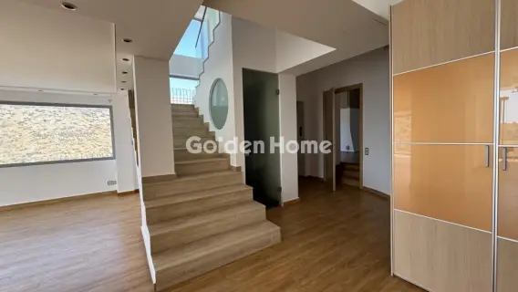 Independent Maisonette 570m<sup>2</sup> for sale photo 9