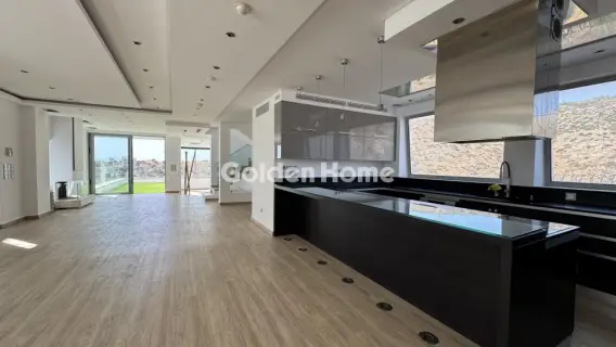 Independent Maisonette 570m<sup>2</sup> for sale photo 7