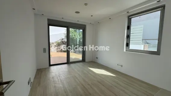 Independent Maisonette 570m<sup>2</sup> for sale photo 16