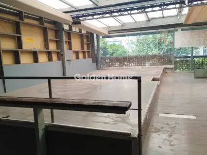 Store 286m<sup>2</sup> for rent photo 1