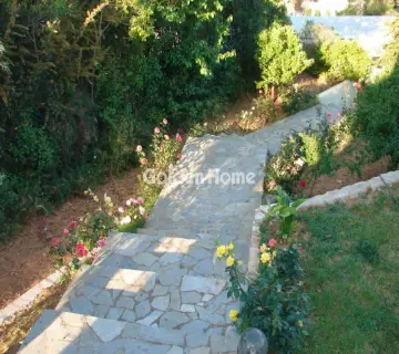 House 300m<sup>2</sup> for sale photo 3