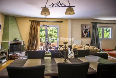 Independent Maisonette 330m<sup>2</sup> for sale photo 1