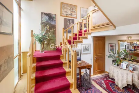 Maisonette Attached 300m<sup>2</sup> for sale photo 2