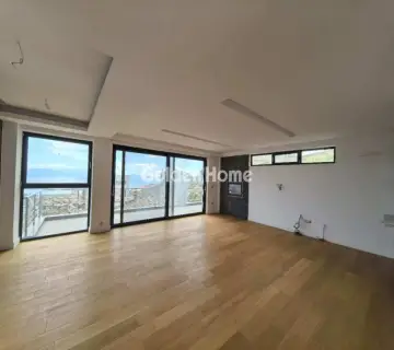Independent Maisonette 354m<sup>2</sup> for sale photo 15