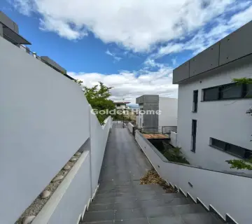 Independent Maisonette 354m<sup>2</sup> for sale photo 25