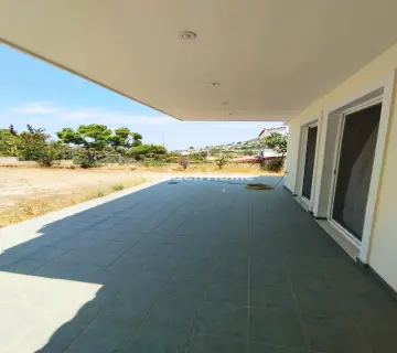 House 230m<sup>2</sup> for rent photo 4904577