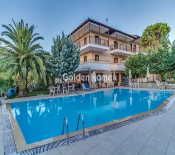 Hotel 1600m<sup>2</sup> for sale photo 1