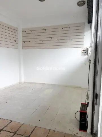 Store 85m<sup>2</sup> for rent photo 13