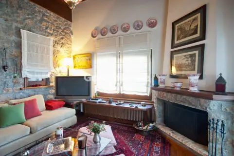 Independent Maisonette 250m<sup>2</sup> for sale photo 3