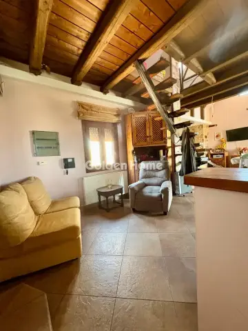 Maisonette Attached 290m<sup>2</sup> for sale photo 2