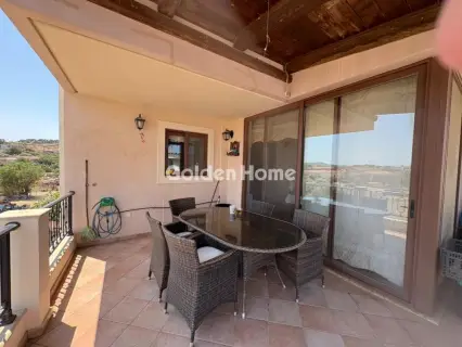 Maisonette Attached 290m<sup>2</sup> for sale photo 1