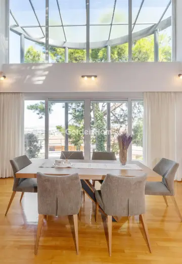 Independent Maisonette 326m<sup>2</sup> for sale photo 32