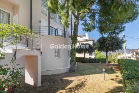 Independent Maisonette 326m<sup>2</sup> for sale photo 9