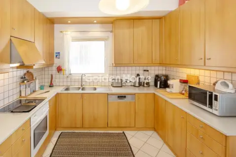 Independent Maisonette 326m<sup>2</sup> for sale photo 13
