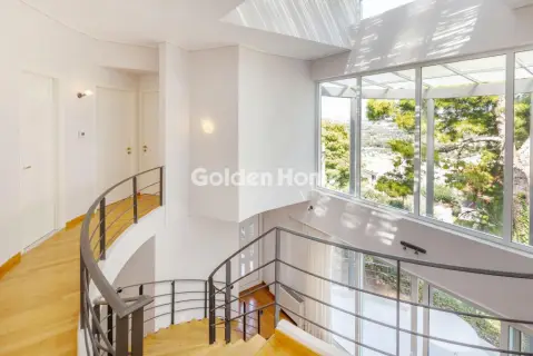 Independent Maisonette 326m<sup>2</sup> for sale photo 45