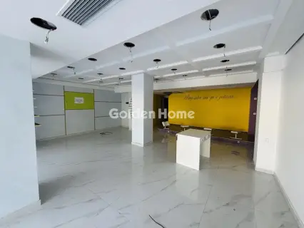 店铺 224m<sup>2</sup> for rent photo 1