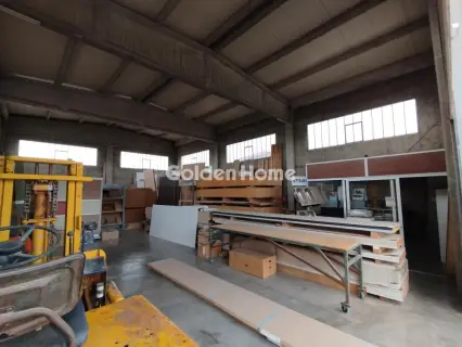 Warehouse 305m<sup>2</sup> for rent photo 1