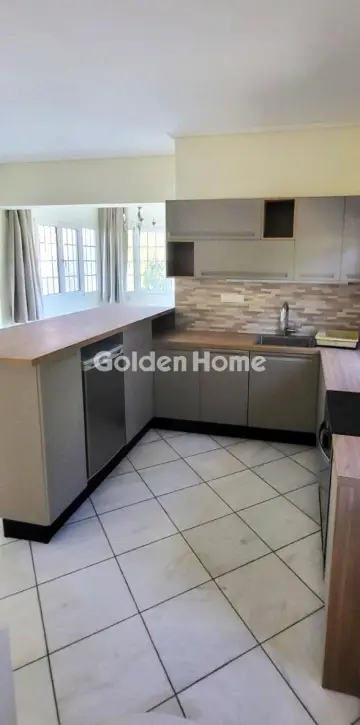 Independent Maisonette 271m<sup>2</sup> for rent photo 70