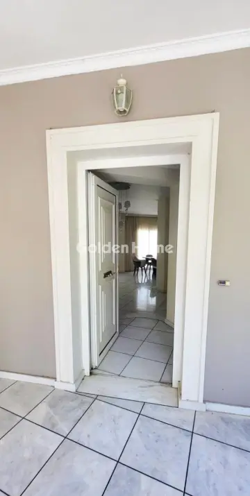 Independent Maisonette 271m<sup>2</sup> for rent photo 94