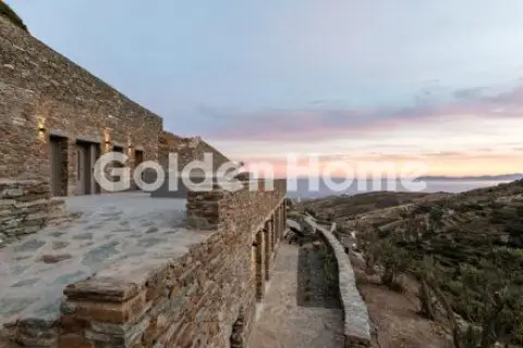 Hotel 350m<sup>2</sup> for sale photo 2