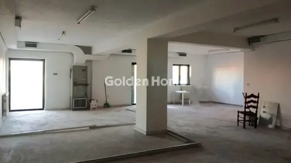 Office 568m<sup>2</sup> for rent photo 60