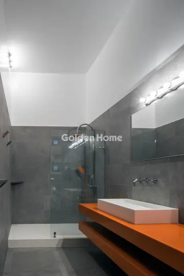 House 345m<sup>2</sup> for rent photo 29