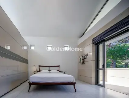 House 345m<sup>2</sup> for rent photo 15