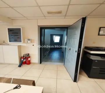 Office 305m<sup>2</sup> for rent photo 11