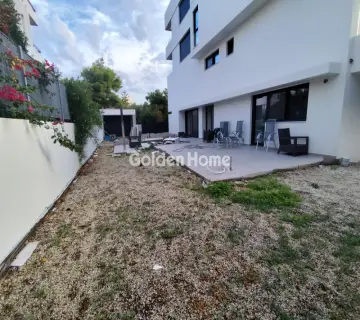 Floor Maisonette 250m<sup>2</sup> for rent photo 17