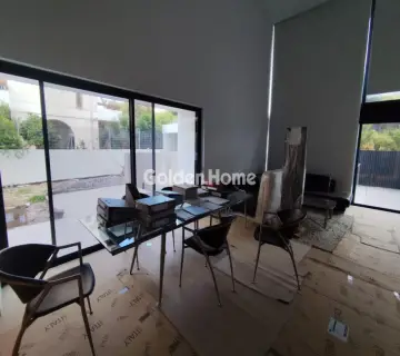 Floor Maisonette 250m<sup>2</sup> for rent photo 3