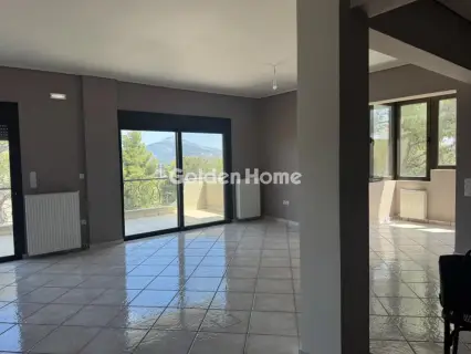 Floor Apartment 200m<sup>2</sup> for rent photo 2