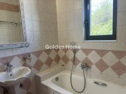 Floor Apartment 200m<sup>2</sup> for rent photo 14