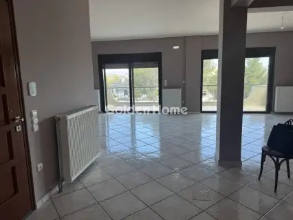 Floor Apartment 200m<sup>2</sup> for rent photo 1