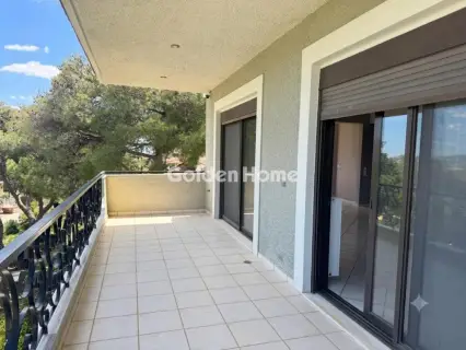 Floor Apartment 200m<sup>2</sup> for rent photo 7