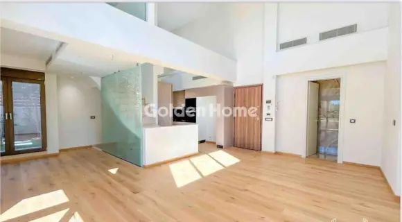 Floor Maisonette 165m<sup>2</sup> for rent photo 1