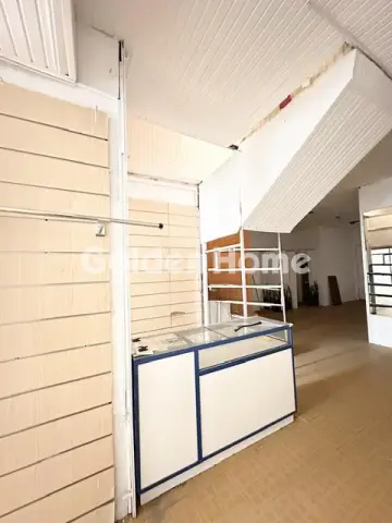 店铺 166m<sup>2</sup> for rent photo 3