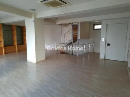 独立建筑 399m<sup>2</sup> for rent photo 5184988