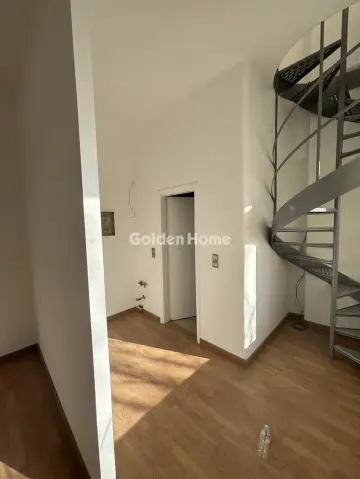 Office 60m<sup>2</sup> for rent photo 4