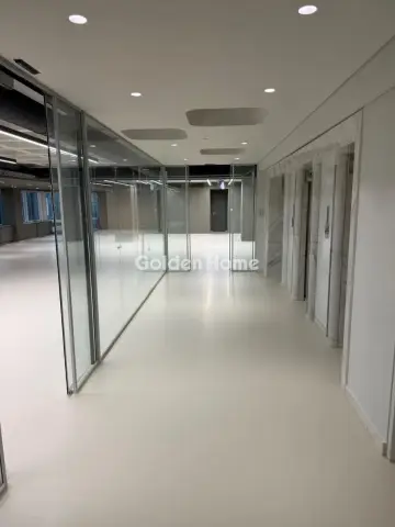 Office 325m<sup>2</sup> for rent photo 2