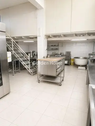 Store 140m<sup>2</sup> for sale photo 4