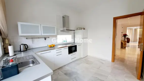 Independent Maisonette 380m<sup>2</sup> for rent photo 10